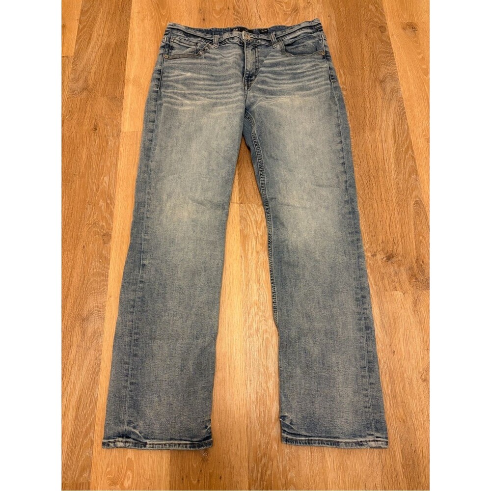 BKE Tyler Straight Leg Jeans Light Wash Distressed Whiskered Denim Size 38x34